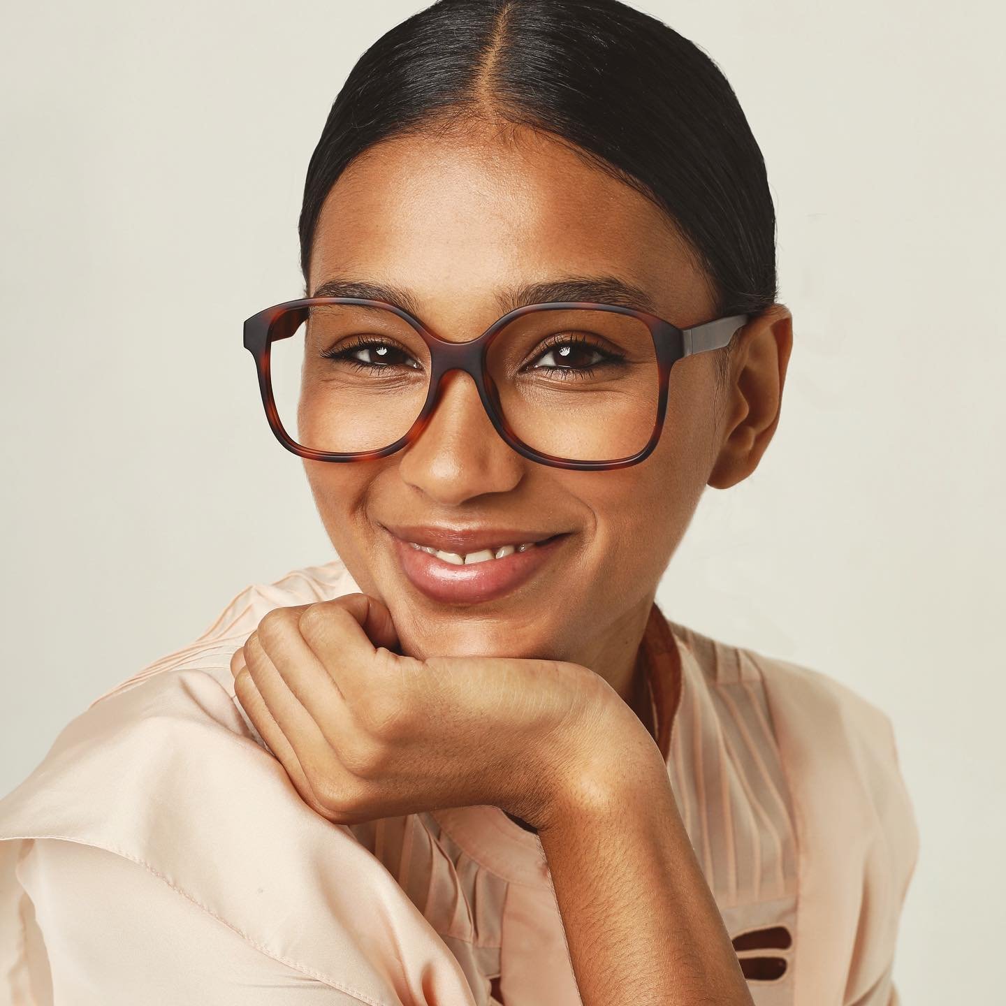 Top Eyewear Trends for 2025 Mastering the Looks from Runway to Real Life